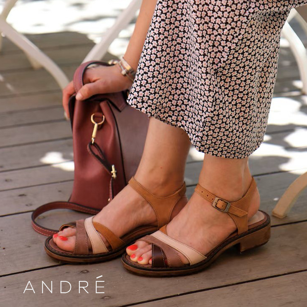 SANDALES ET SABOTS